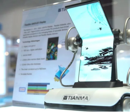 Tianma на Computex 2019 демонстрирует свою 7,4-дюймовую складную панель дисплея
