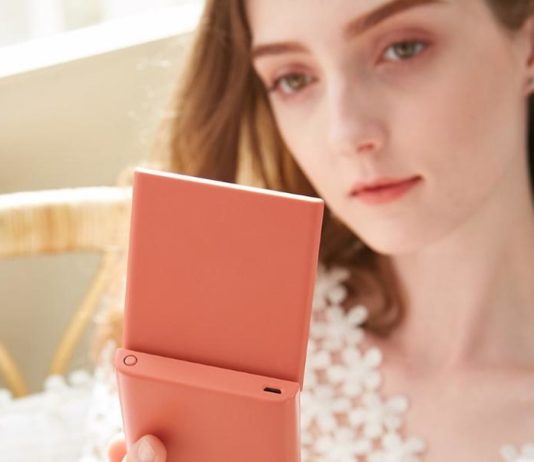 Xiaomi выпустила зеркальце для макияжа с функцией пауэрбанка