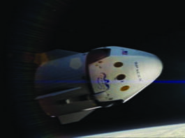 SpaceX организует туристический полёт на орбиту. Его планируют провести до 2022 года