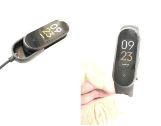 Xiaomi Mi Band 5 с новым зарядным устройством