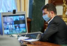Зеленский хотел заразиться коронавирусом и показать, «что это не чума»