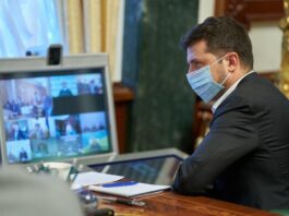 Зеленский хотел заразиться коронавирусом и показать, «что это не чума»