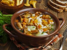 Суп с лисичками и рисом